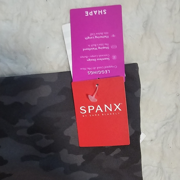 Camo NWT Spanx leggings Size M women - Picture 3 of 5